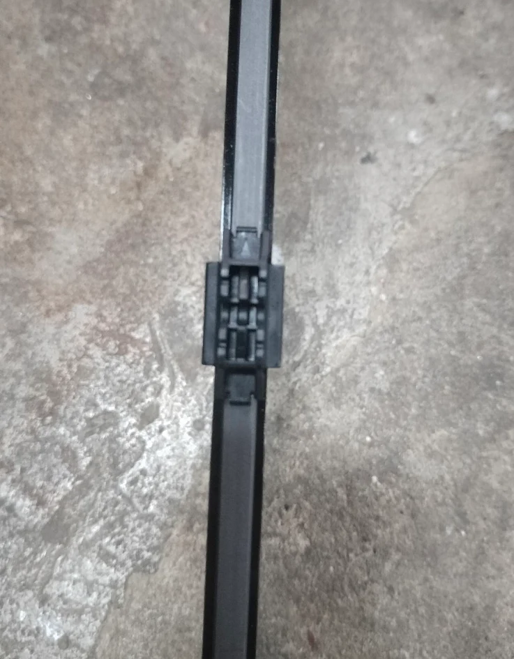 [VALEO] - ใบปัดน้ำฝนหลัง 11" Multi Clip AUDI | BMW | FORD | MERCEDES-BENZ | SEAT | VOLKSWAGEN | MINI COOPER (HR28)