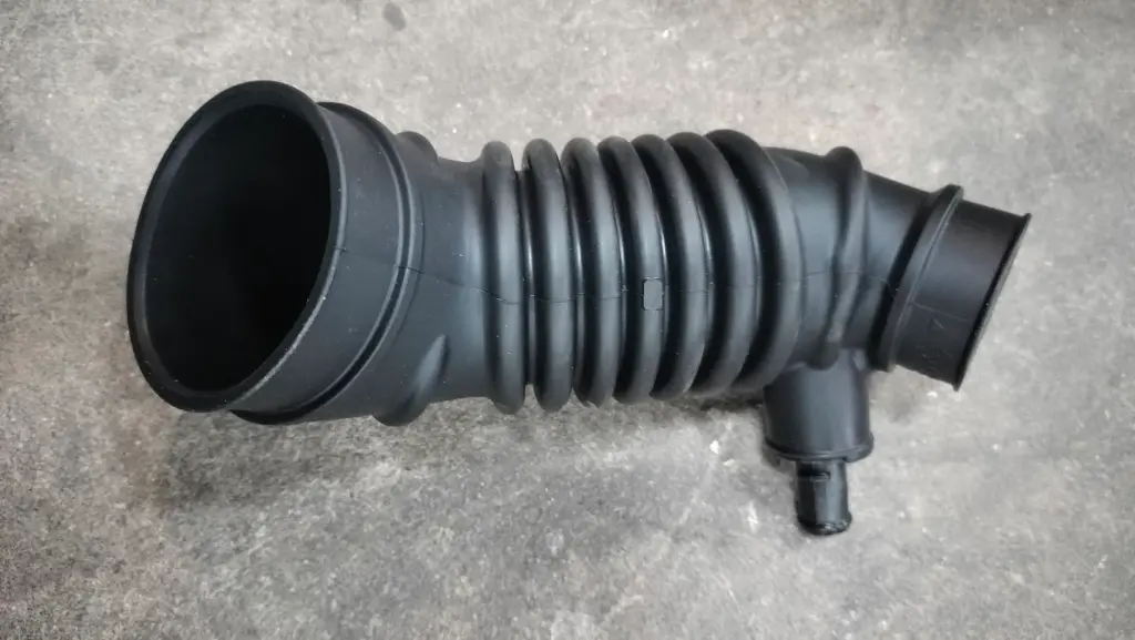 [แท้] - ท่ออากาศ (ดีเซล) MITSUBISHI TRITON 05-14 2.5, PAJERO 08-14 2.5 (4D56)