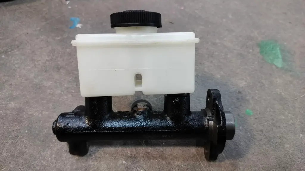 [BENECO] - แม่ปั๊มเบรค 2ตอน 13/16" MAZDA B2200