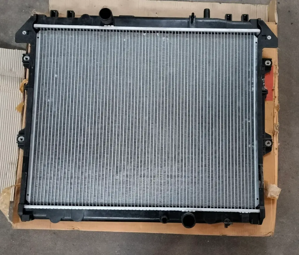 [A] - หม้อน้ำ TOYOTA VIGO 05-14, FORTUNER 05-14, INNOVA 04-14 (ดีเซล) (MT)