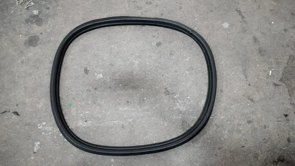 [แท้] - ยางกระจกแค็ป ISUZU D-MAX 03-11 (L/R)