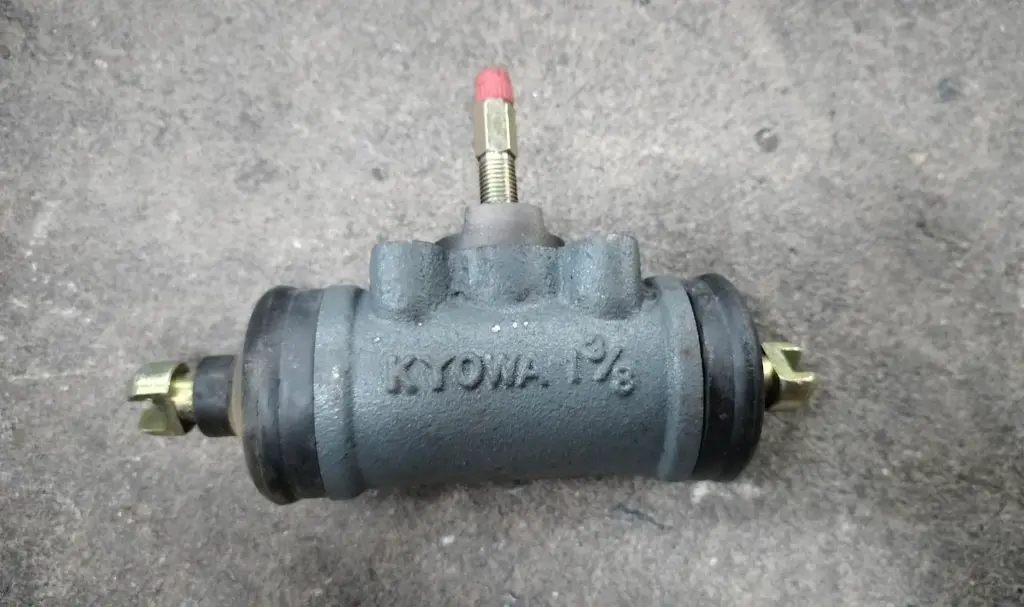 [KYOWA] - กระบอกเบรคหลัง RL 1-3/8" มีไล่ลม HINO FB112