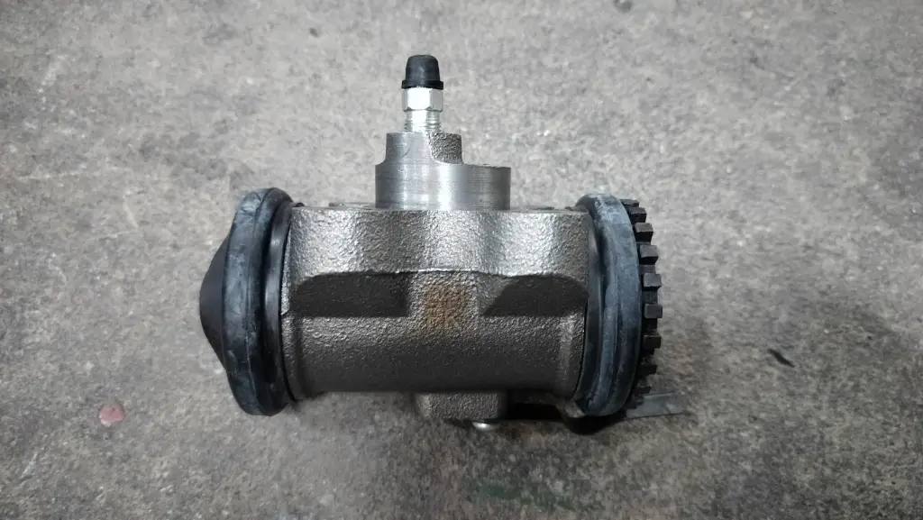 [DoongHwa] - กระบอกเบรค RRU 1-1/2" มีไล่ลม ISUZU SBR
