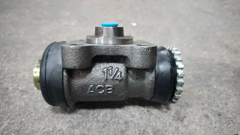 [ACB] - กระบอกเบรค FRL 1-1/4" ไม่มีไล่ลม TOYOTA DYNA BU20 6ล้อ