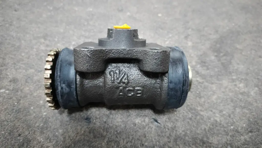 [ACB] - กระบอกเบรค FLL 1-1/4" ไม่มีไล่ลม TOYOTA DYNA BU20 6ล้อ
