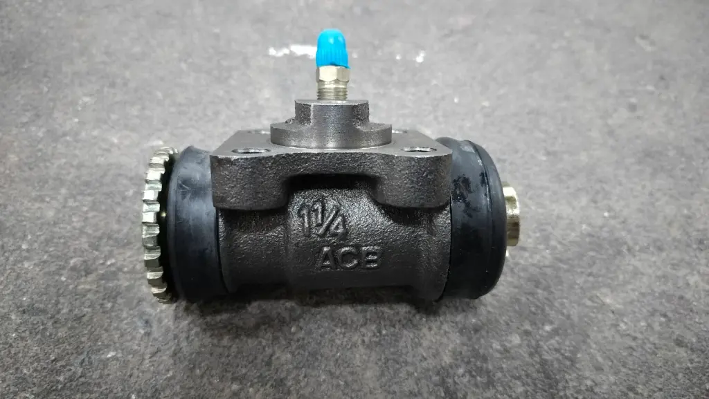 [ACB] - กระบอกเบรค FLU 1-1/4" มีไล่ลม TOYOTA DYNA BU20 6ล้อ
