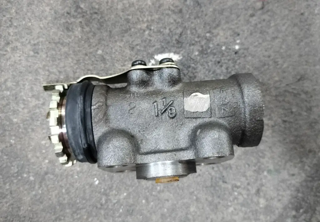 [BENECO] - กระบอกเบรค RRL 1-1/8" ไม่มีไล่ลม MITSUBISHI FE449