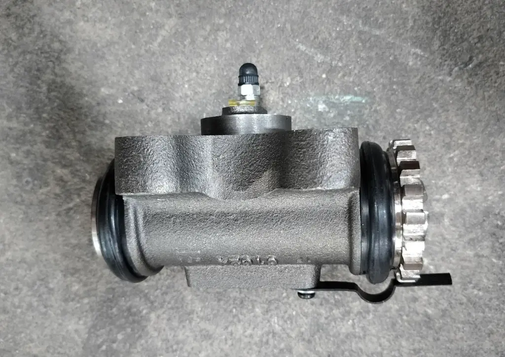 [BENECO] - กระบอกเบรค RLU 1-1/2" ไม่มีไล่ลม MITSUBISHI FUSO FN527