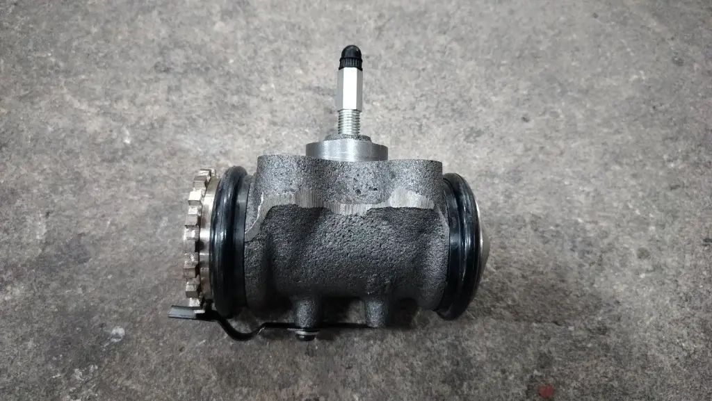 [BENECO] - กระบอกเบรค RLU 1-1/2" มีไล่ลม HINO FC2W