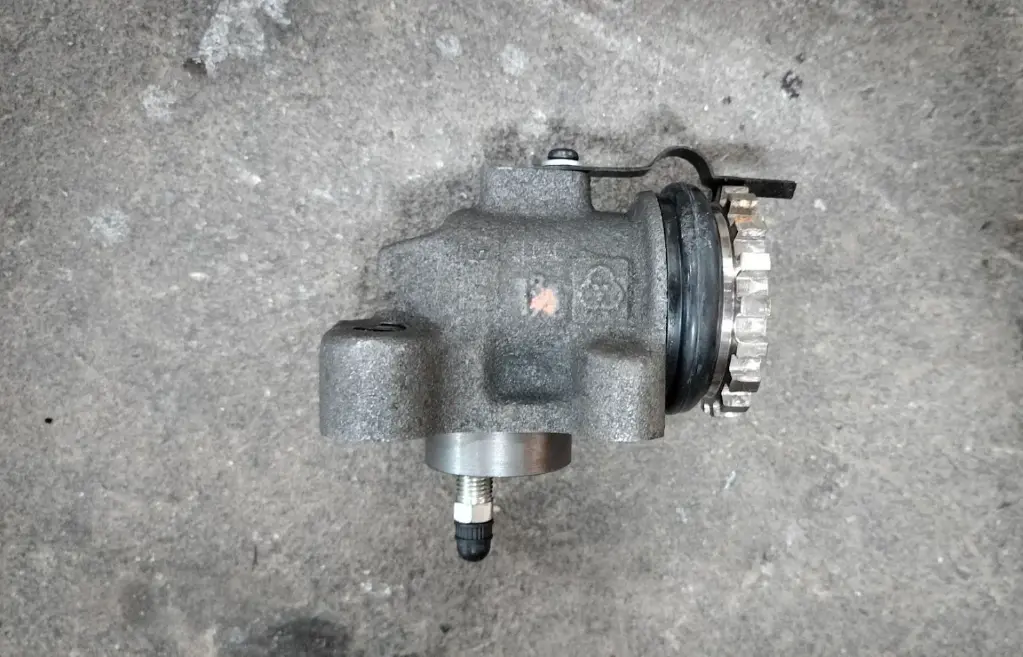 [SANYCO] - กระบอกเบรค FR 1-3/8" มีไล่ลม MITSUBISHI FN527 