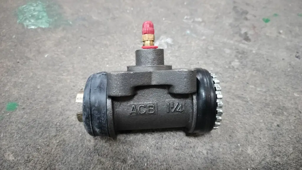 [ACB] - กระบอกเบรค RRU 1-1/4" มีไล่ลม TOYOTA DYNA BU20 6ล้อ