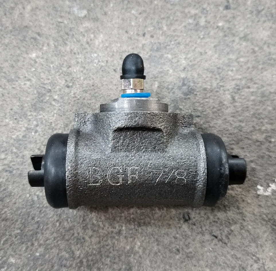 [BGF] - กระบอกเบรค RR 7/8" มีไล่ลม MITSUBISHI PAJERO, STRADA 4WD