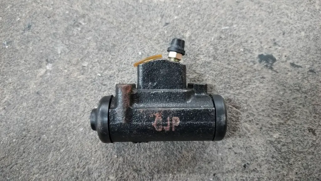 [CJP] - กระบอกเบรค RR 11/16" มีไล่ลม MAZDA MAGNUM
