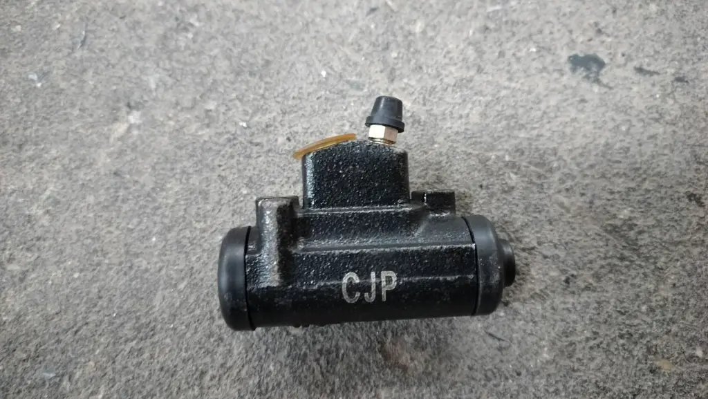 [CJP] - กระบอกเบรค RL 11/16" มีไล่ลม MAZDA MAGNUM