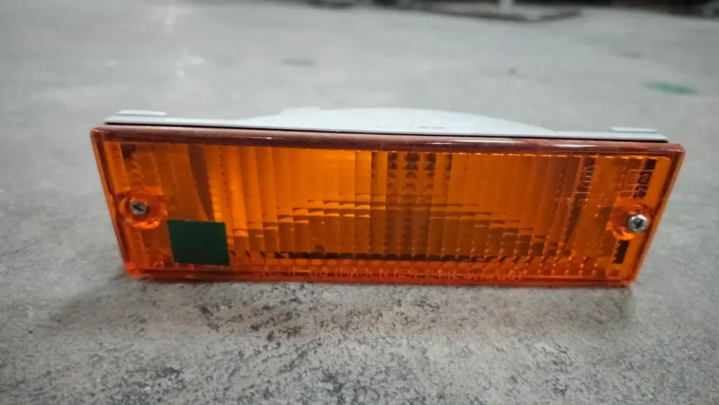 [แท้] - ไฟกันชน LH MITSUBISHI L200 94-96
