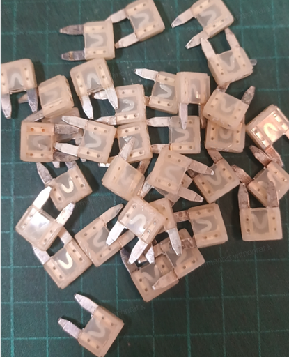 [Thaihua-2035] [A] - ฟิวส์ก้ามปู จิ๋ว ขายาว 25A สีครีม