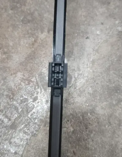 [578561] [VALEO] - ใบปัดน้ำฝนหลัง 11" Multi Clip AUDI | BMW | FORD | MERCEDES-BENZ | SEAT | VOLKSWAGEN | MINI COOPER (HR28)