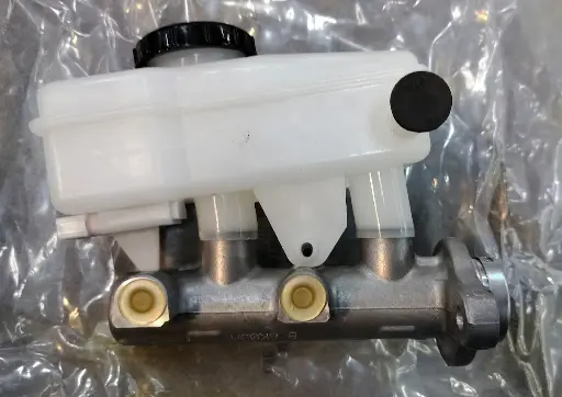[N-2110B] [BENECO] - แม่ปั๊มเบรค 1" MT ABS หน้าแปลนตรง ไม่มีสาก NISSAN NAVARA 07-13 D40