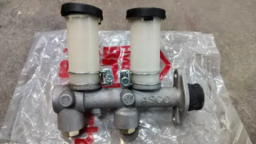 [46010-B5000(ASCO)] [ASCO] - แม่ปั๊มเบรค 2ตอน 11/16" NISSAN 620