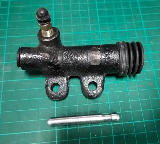 [T-4056] [BENECO] - แม่ปั๊มคลัทช์ล่าง 3/4" TOYOTA DYNA BU102, BU112