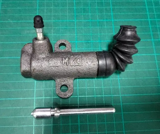 [F-4004B] [BENECO] - แม่ปั๊มคลัทช์ล่าง 3/4" MAZDA B2500, MAGNUM