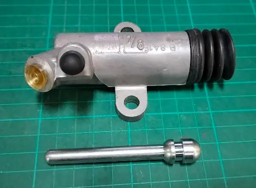 [Z-4026B] [BENECO] - แม่ปั๊มคลัทช์ล่าง 7/8" MAZDA BT50 06-11 | FORD RANGER 06-11