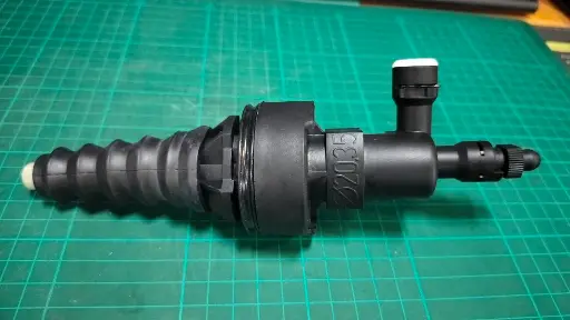 [UC6W41920] [A] - แม่ปั๊มคลัทช์ล่าง 20.4mm MAZDA BT50 PRO 12-15 | FORD RANGER 12-15 (เบนซิน) พลาสติก