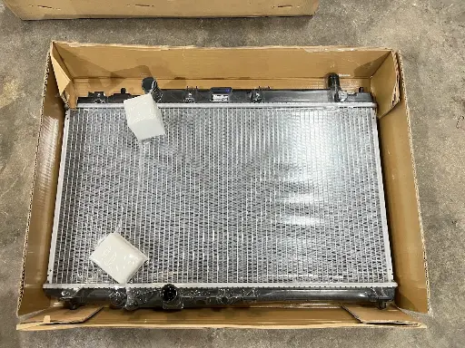 [2-H07050] [UNISON] - หม้อน้ำ HONDA HRV 14-21 1.8 (AT)