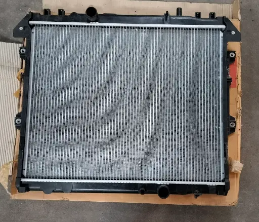 [Thaihua-2156] [A] - หม้อน้ำ MT TOYOTA VIGO 05-14, FORTUNER 05-14, INNO 04-14 (ดีเซล)