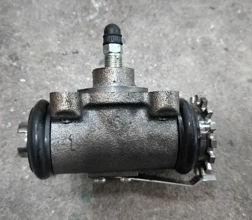 [1-47601634-1] [BENECO] - กระบอกเบรค RLU 1" มีไล่ลม ISUZU S250, KS21
