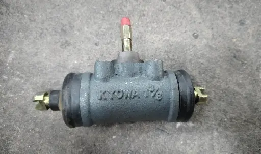 [47560-1070(KYOWA)] [KYOWA] - กระบอกเบรคหลัง RL 1-3/8" มีไล่ลม HINO FB112
