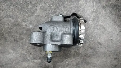 [M-1130]  [BOC] - กระบอกเบรคหน้า MITSUBISHI FN527 (1-3/8") (มีไล่ลม)
