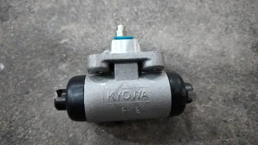 [44100-G5100(KYOWA)] [KYOWA] - กระบอกเบรคหลัง มีไล่ลม NISSAN NV 11/16"