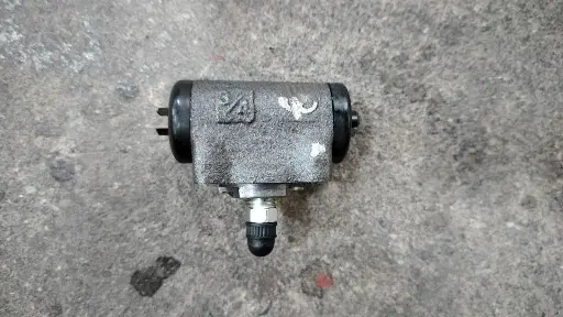 [M-1081B] [BENECO] - กระบอกเบรคหลัง มีไล่ลม MITSUBISHI CHAMP 1 (3/4")