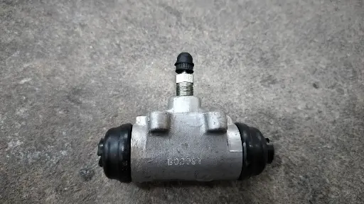 [SU-1037] [BENECO] - กระบอกเบรค RR 7/8" มีไล่ลม SUZUKI CARIBIAN SJ413