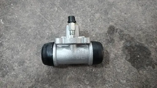 [44100-08W12] [DoongHwa] - กระบอกเบรคหลัง NISSAN 720 PRO (11/16") (มีไล่ลม)
