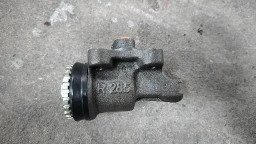 [T-1146] [BENECO] - กระบอกเบรค FRL 1-1/8" ไม่มีไล่ลม TOYOTA DYNA BU60 6ล้อ 