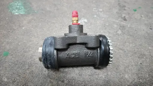 [47550-39255] [ACB] - กระบอกเบรค RRU 1-1/4" มีไล่ลม TOYOTA DYNA BU20 6ล้อ