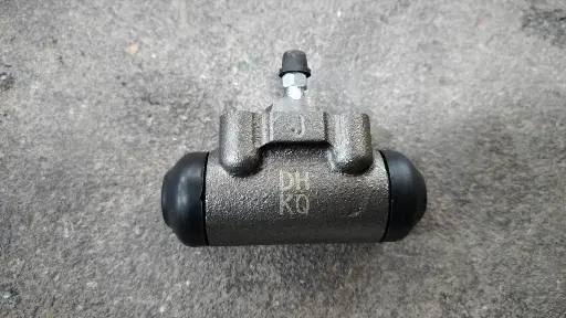 [47550-29105(DoongHwa)] [DoongHwa] - กระบอกเบรคหลัง TOYOTA KE20-30 (3/4") (มีไล่ลม)